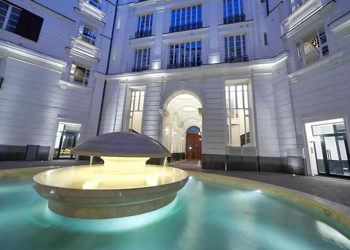 Deluxe Apartment